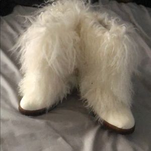 Bear paw boots